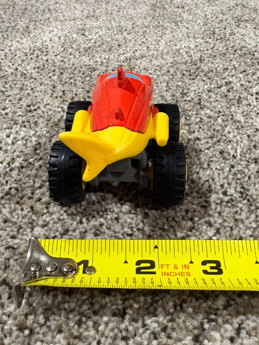 Blaze Monster Machines Shark Blaze DYN33 Wild Wheels Diecast